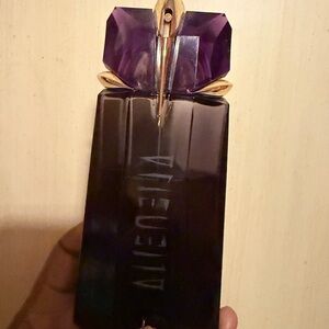 Mugler Alien Purple Perfume
3oz (75% full)